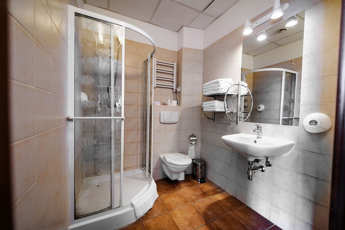 Imagen de la habitación del Hotel Interhouse. Foto 9