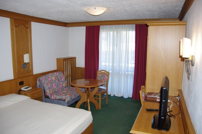 Imagen de la habitación del Hotel Intermonti. Foto 6