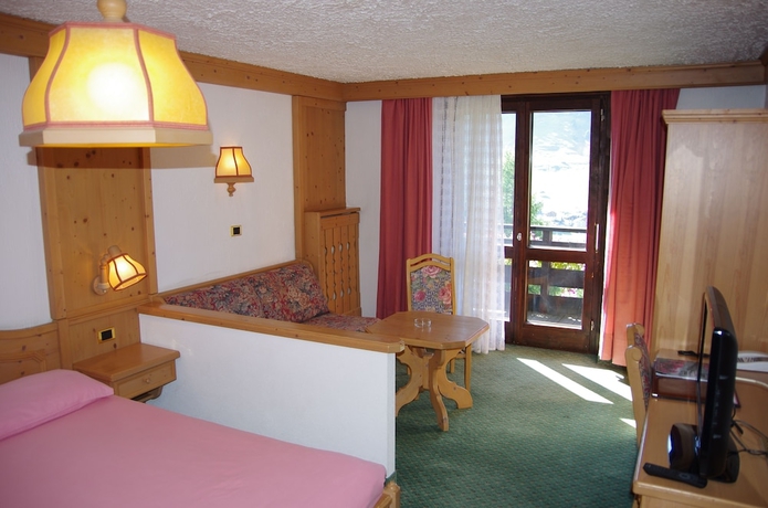 Imagen de la habitación del Hotel Intermonti. Foto 9