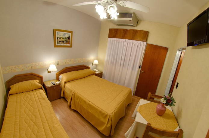 Imagen de la habitación del Hotel Internacional, Buenos Aires. Foto 7