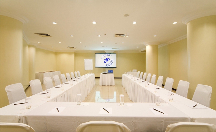 Imagen de los interiores del Hotel Internacional Palace. Foto 9