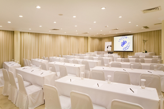 Imagen de los interiores del Hotel Internacional Palace. Foto 11