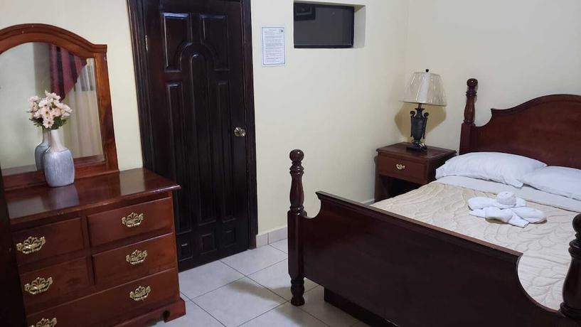 Imagen de la habitación del Hotel Internacional Palmerola. Foto 7