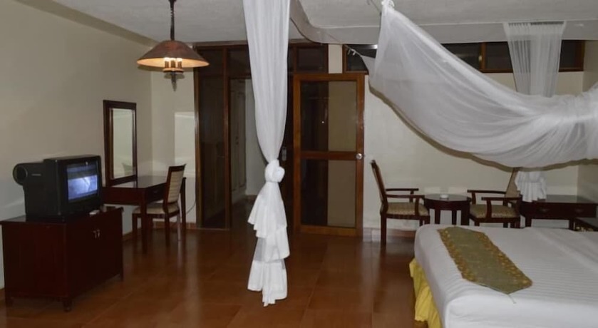 Imagen de la habitación del Hotel International 2000. Foto 14