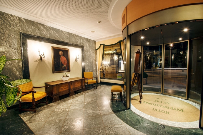 Imagen de los interiores del Hotel International Au Lac Historic Lakeside. Foto 13