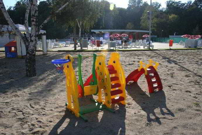 Imagen de los exteriores del Hotel International Baile Felix. Foto 10