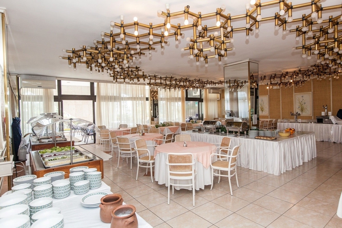 Imagen del bar/restaurante del Hotel International, Crikvenica. Foto 2