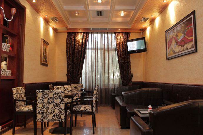 Imagen del bar/restaurante del Hotel International, Fier. Foto 4