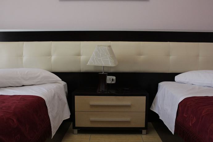 Imagen de la habitación del Hotel International, Fier. Foto 15