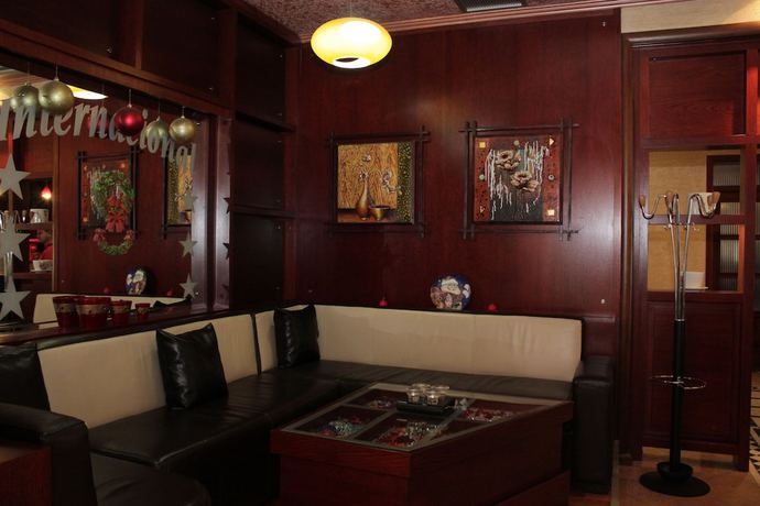Imagen del bar/restaurante del Hotel International, Fier. Foto 7