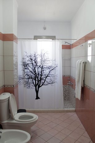 Imagen de la habitación del Hotel International, Fier. Foto 17