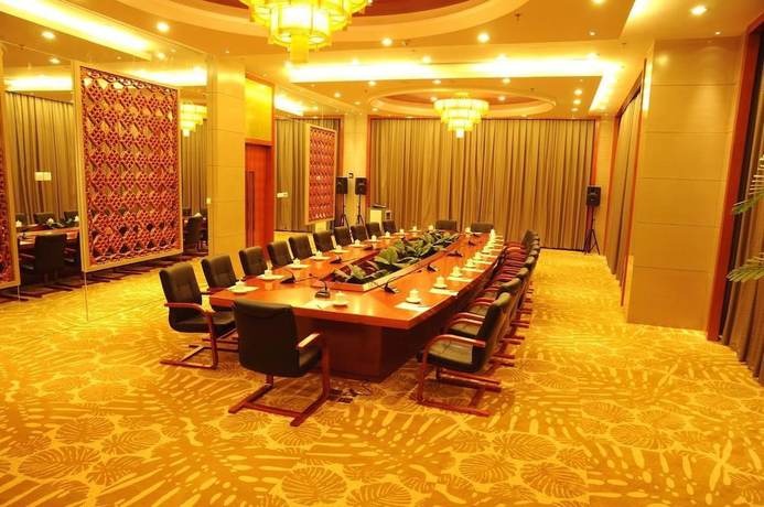 Imagen de los interiores del Hotel International Golf Resort Hotel. Foto 16