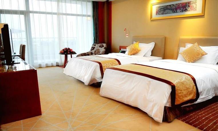 Imagen del bar/restaurante del Hotel International Golf Resort Hotel. Foto 3