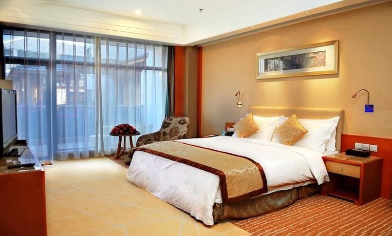 Imagen de la habitación del Hotel International Golf Resort Hotel. Foto 9