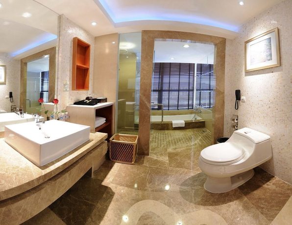 Imagen de la habitación del Hotel International Golf Resort Hotel. Foto 13