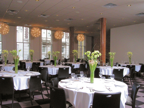 Imagen de los interiores del Hotel International House. Foto 7