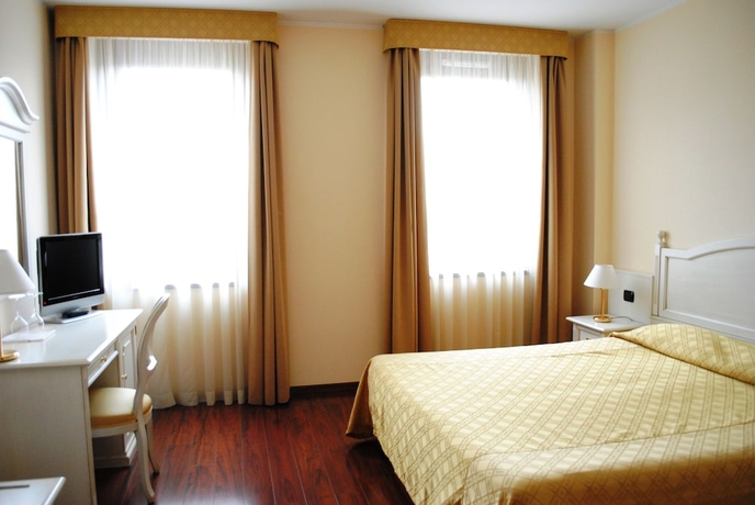 Imagen de la habitación del Hotel International Iseo. Foto 7