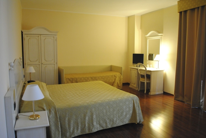 Imagen de la habitación del Hotel International Iseo. Foto 11