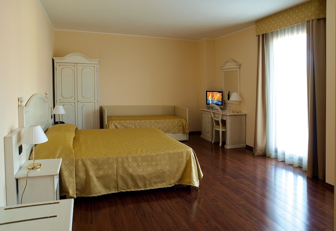 Imagen de la habitación del Hotel International Iseo. Foto 12