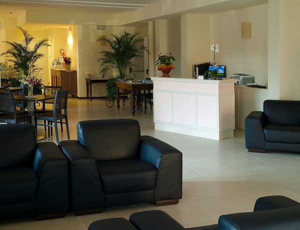 Imagen de los interiores del Hotel International Iseo. Foto 19