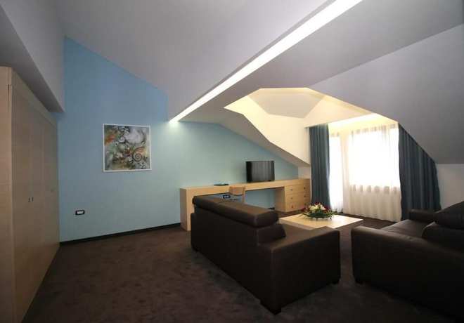 Imagen de la habitación del Hotel International Prishtina. Foto 5