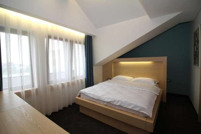 Imagen de la habitación del Hotel International Prishtina. Foto 6