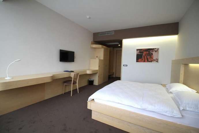 Imagen de la habitación del Hotel International Prishtina. Foto 9