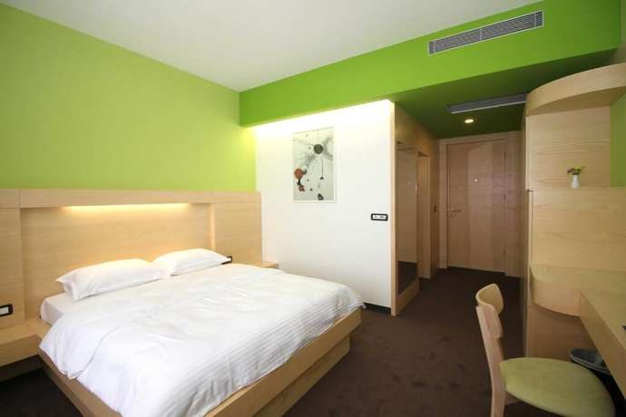 Imagen de la habitación del Hotel International Prishtina. Foto 12