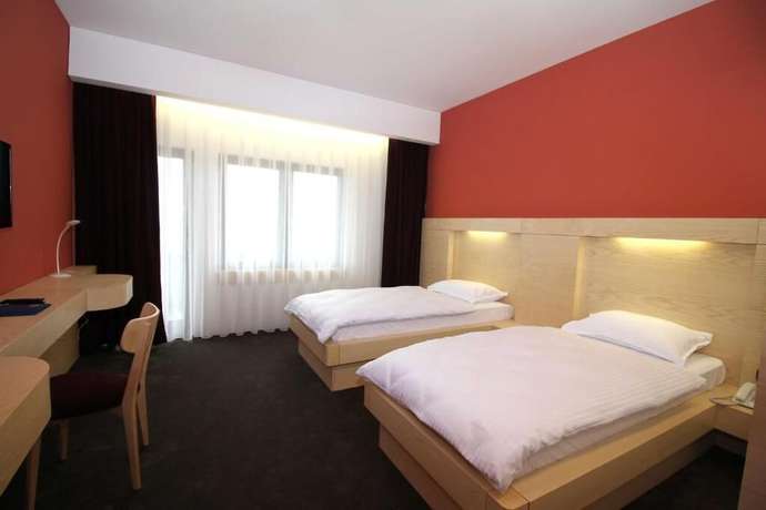 Imagen de la habitación del Hotel International Prishtina. Foto 13