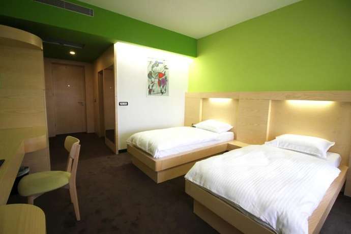 Imagen de la habitación del Hotel International Prishtina. Foto 14