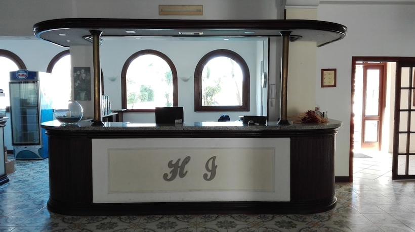 Imagen de los interiores del Hotel International Resort. Foto 11