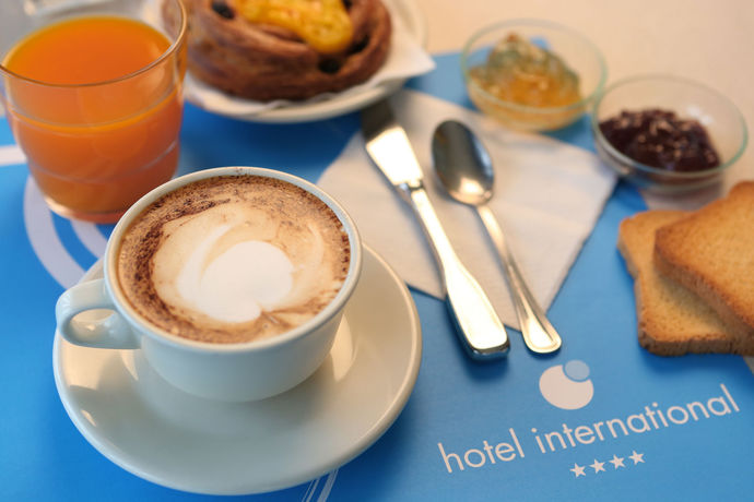 Imagen del bar/restaurante del Hotel International, San Benedetto del Tronto. Foto 9
