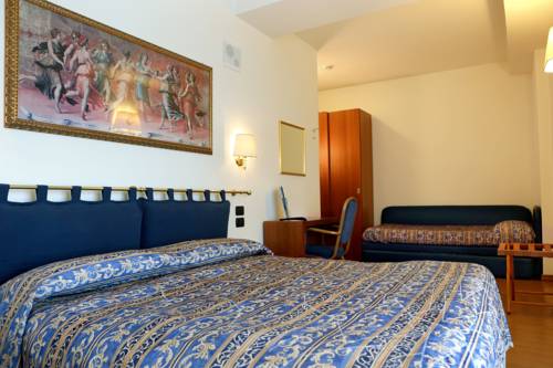 Imagen de la habitación del Hotel International, San Benedetto del Tronto. Foto 5