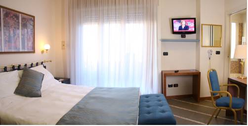 Imagen de la habitación del Hotel International, San Benedetto del Tronto. Foto 6