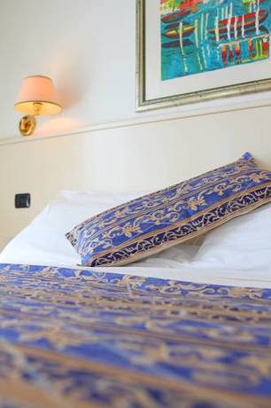 Imagen de la habitación del Hotel International, San Benedetto del Tronto. Foto 8