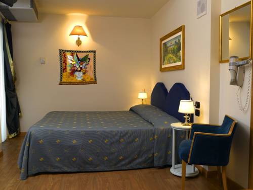 Imagen de la habitación del Hotel International, San Benedetto del Tronto. Foto 12