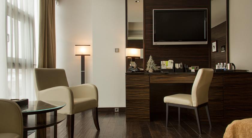 Imagen de la habitación del Hotel International Sayen. Foto 7