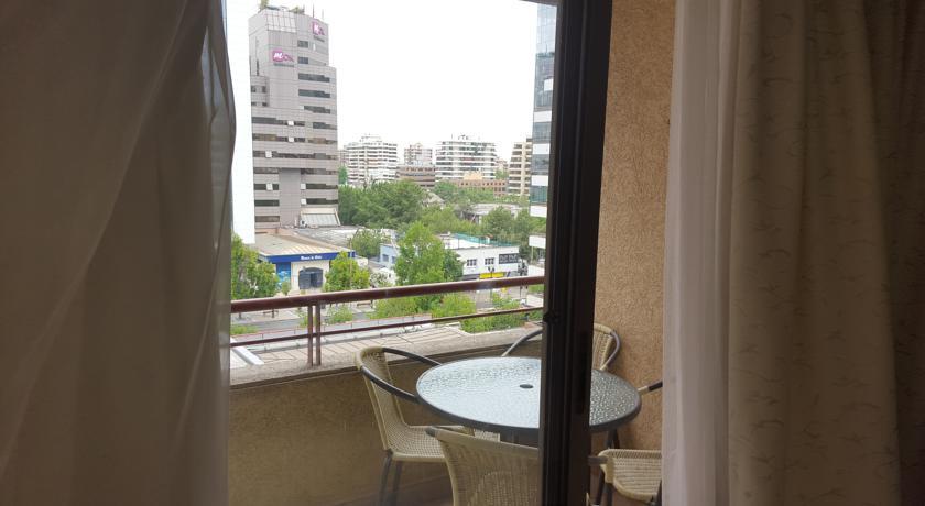 Imagen de la habitación del Hotel International Suites. Foto 2