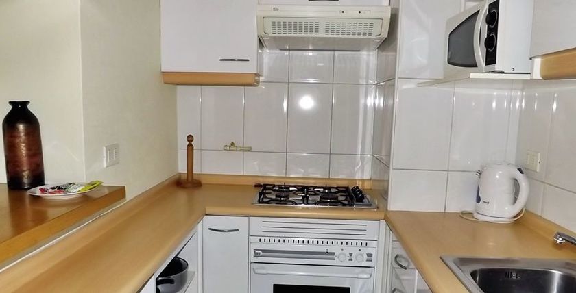 Imagen de la habitación del Hotel International Suites. Foto 4