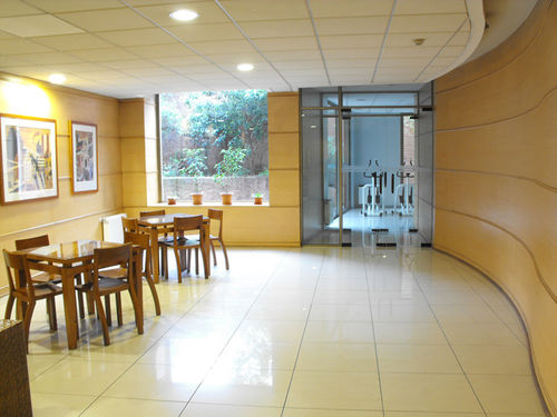 Imagen de la habitación del Hotel International Suites. Foto 6