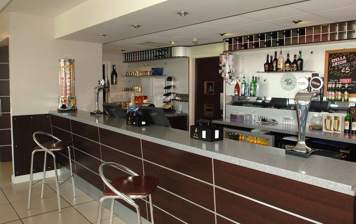 Imagen del bar/restaurante del Hotel International Telford. Foto 6