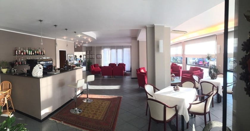 Imagen del bar/restaurante del Hotel Internazionale, FINALE LIGURE. Foto 8