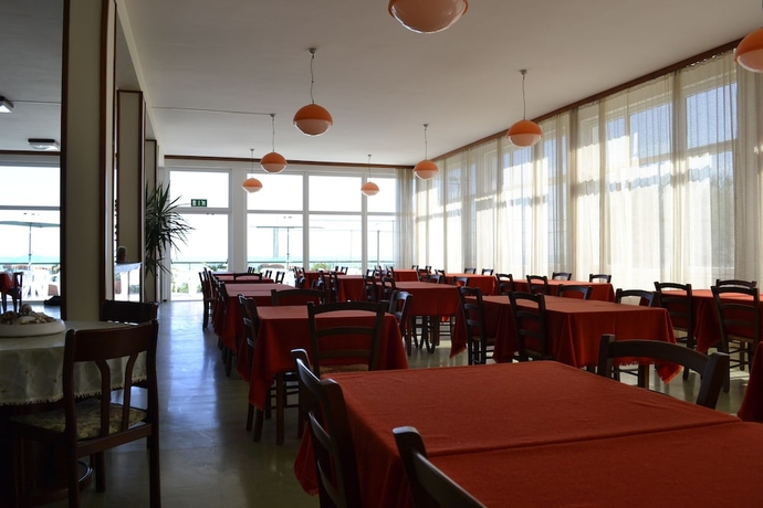 Imagen del bar/restaurante del Hotel Internazionale, Marotta. Foto 5