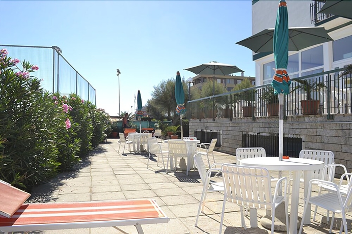 Imagen de los exteriores del Hotel Internazionale, Marotta. Foto 16