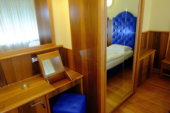 Imagen de la habitación del Hotel Internazionale, Torri Del Benaco. Foto 9