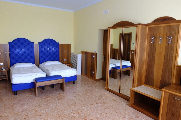 Imagen de la habitación del Hotel Internazionale, Torri Del Benaco. Foto 12