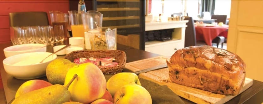 Imagen del bar/restaurante del Hotel Internos. Foto 2