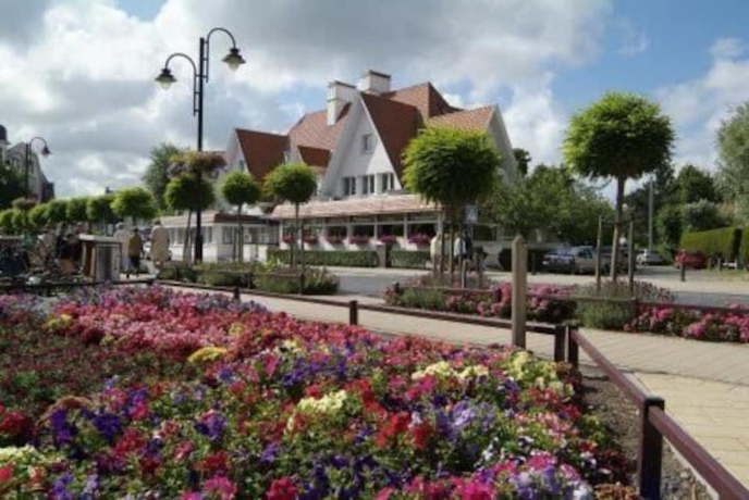 Imagen de los exteriores del Hotel Internos. Foto 15