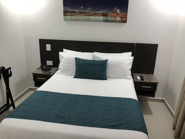 Imagen de la habitación del Hotel Interpacific. Foto 15