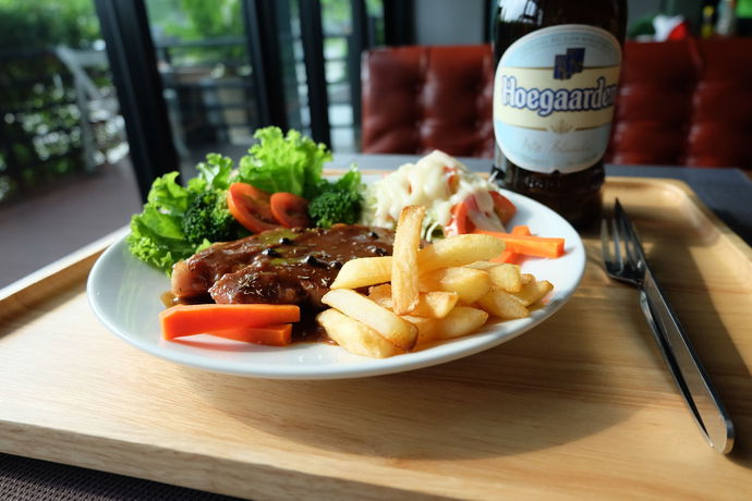 Imagen del bar/restaurante del Hotel Interpark and Residence Eastern Seaboard Rayong. Foto 2